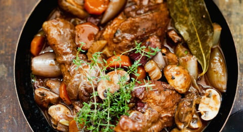 Mijotée de Poulet au Vin Rouge