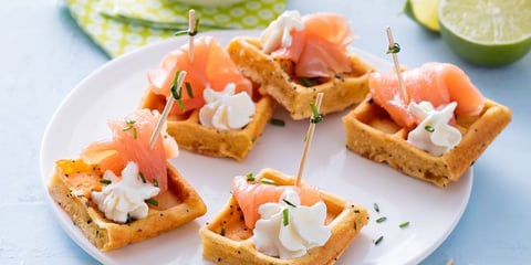 Mini Gaufres au Saumon Fumé et à la Chantilly au Citron Vert