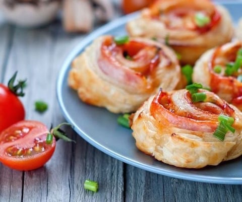 Mini Roulés au Jambon Fumé