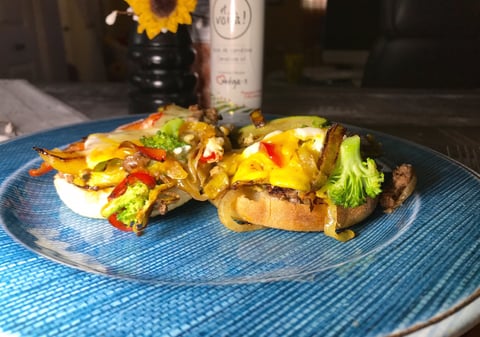 Muffin Anglais Oeufs Viande et Légumes