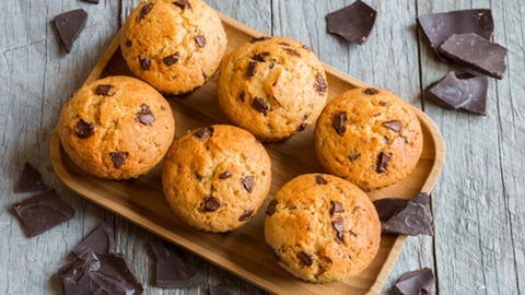 Muffins au Beurre D'arachide et aux Grains de Chocolat