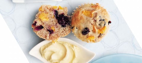 Muffins aux Bleuets et aux Pêches