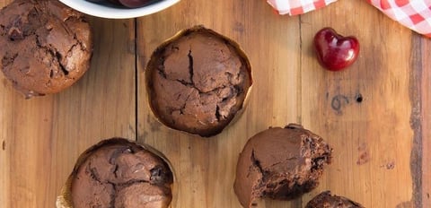 MUFFINS AUX CERISES ET AU CHOCOLAT