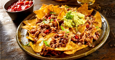 Nachos au Bœuf, Guacamole et Cheddar Fondu