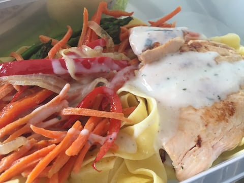 Nouille aux Oeufs Saumon et Sauce Alfredo
