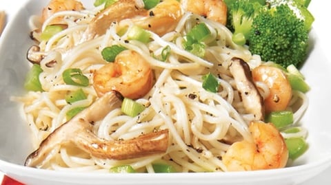 Nouilles Asiatiques aux Champignons et aux Crevettes