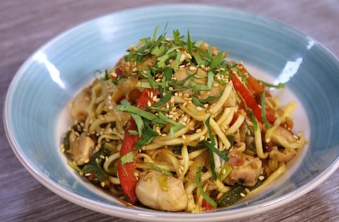 Nouilles Sautées au Poulet