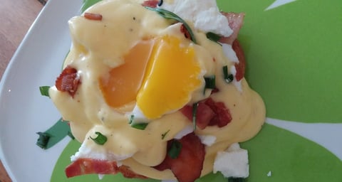 Oeuf Benedictine Chevre et Bacon