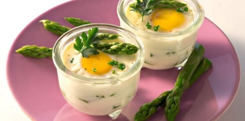 Œufs Cocotte aux Asperges Vertes