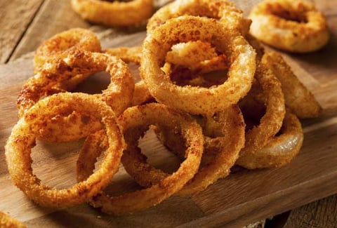 Beignets D’Oignons, Sauce Tartare à la Ciboulette