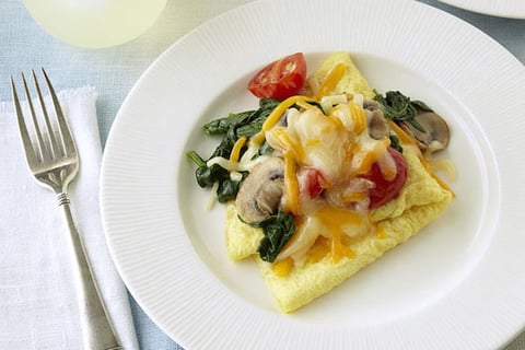Omelettes Pliées au Cheddar et aux Légumes