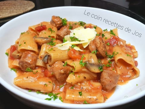 ONE POT PASTA DE SAUCISSES ET CHAMPIGNONS