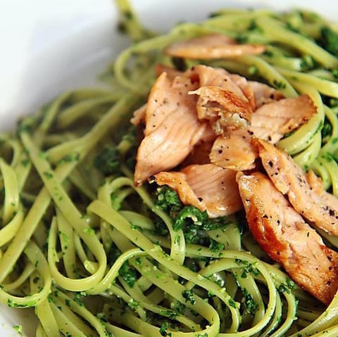 Pâtes au Pesto D'épinard et Saumon Fumé