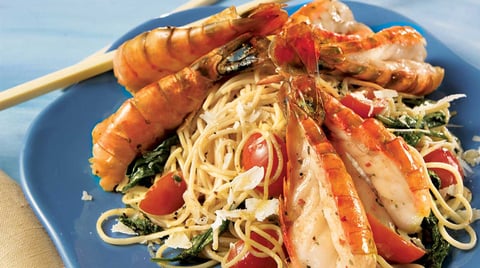 PÂTES AUX CREVETTES ÉPICÉES ET À LA CITRONNELLE