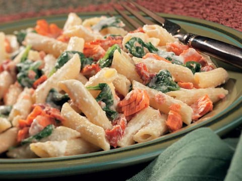 Pâtes Crémeuses au Saumon et Épinards