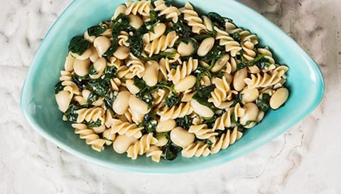 Pâtes de Fusilli aux Épinards et Haricots Blancs