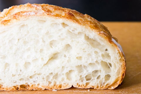 Pain Sans Pétrissage en Cocotte au Four
