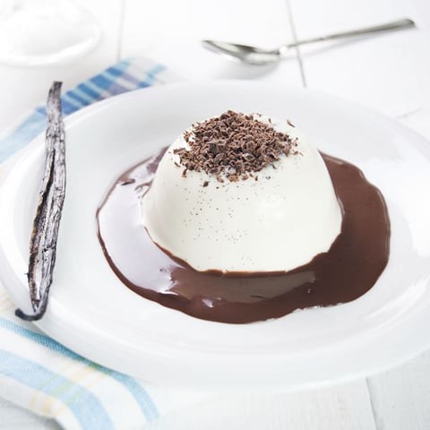 Panna Cotta au Chocolat Blanc Coulis de Chocolat Noir