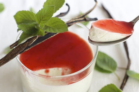 Panna Cotta Vanille et son Coulis de Fraise