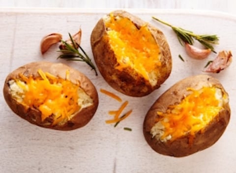 Papillotes de Pommes de Terre à L'ail et au Cheddar