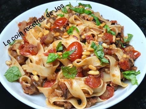 PAPPARDELLE AUX AUBERGINES BRAISÉES, CUMIN ET HERBES FRAÎCHES