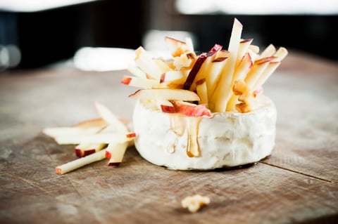 Pâte Molle Farcie aux Pommes, Miel et Noix