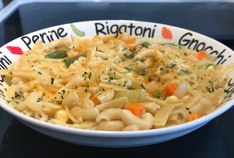Pâtes Beurre à L'ail et Légumes