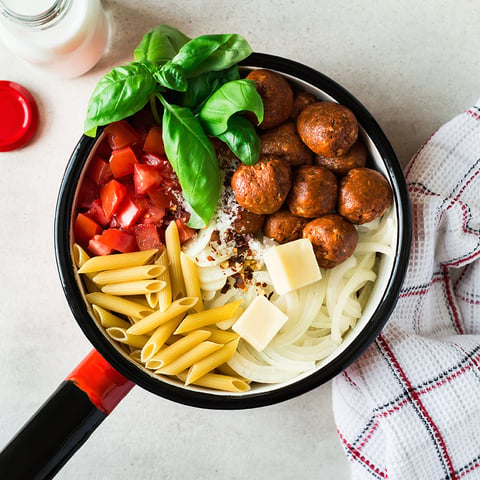 Penne à la Crème dans une Casserole