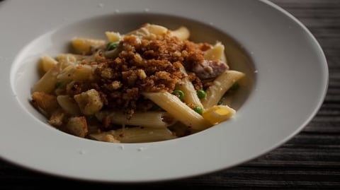 Penne Crème Bacon et Pangrattato