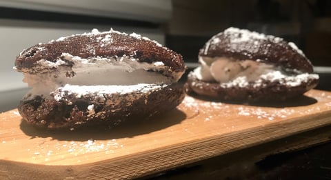 Petits Gâteaux au Chocolat Farci de Crème Fouettée