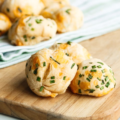 Petits Pains au Fromage