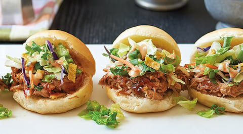 Petits Sandwichs de Porc Éffiloché  BBQ à la Mijoteuse