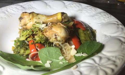 Pilons de Poulet Vermicelles et Légumes