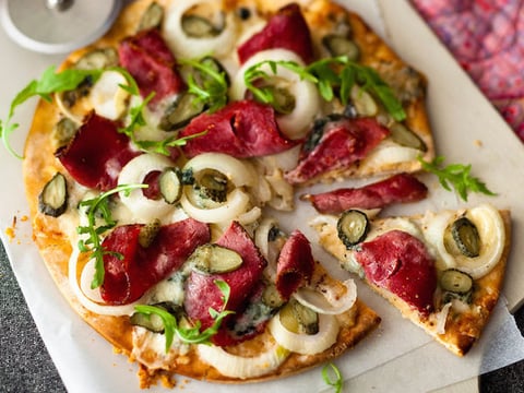 Pizza au Pastrami