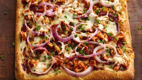 Pizza au Poulet BBQ