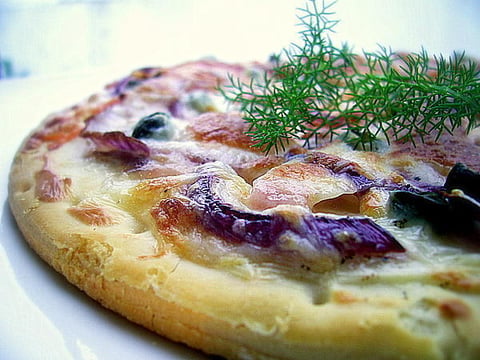PIZZA FINE AU SAUMON FUMÉ