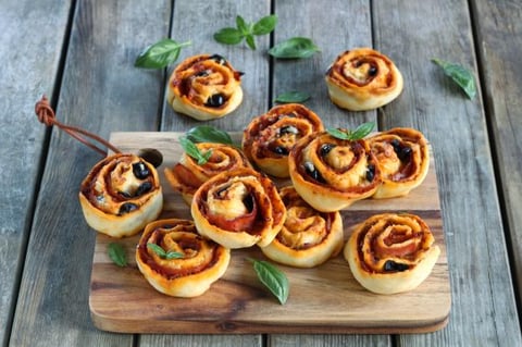 Pizza Rolls au Pesto Rustico Tomates Séchées