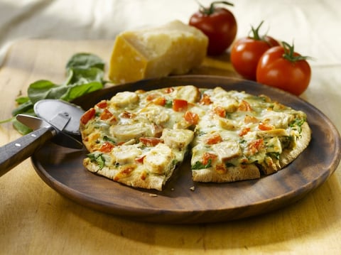 Pizza sur Pita au Poulet et Épinards
