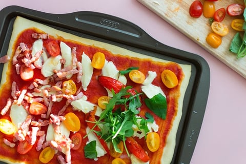 Pizza Toute Simple, Tomates, Mozzarella, Poivrons Grillés