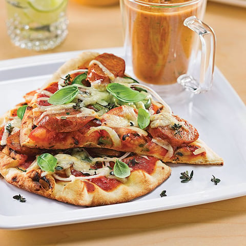 Pizzas aux Saucisses Italiennes sur Pain Naan
