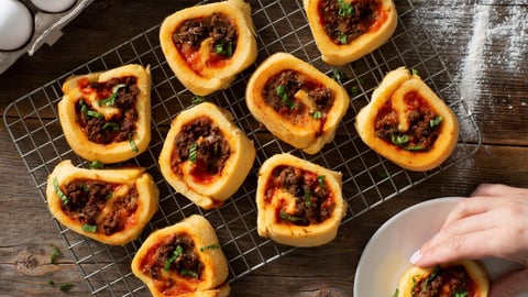 Pizzas « keto » Roulées à la Saucisse