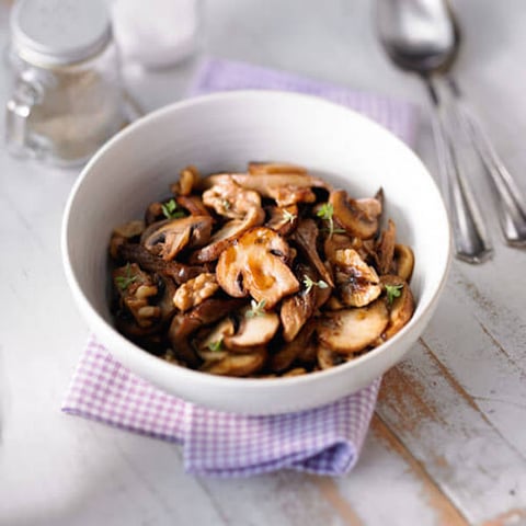 Poêlée de Champignons aux Noix de Grenoble