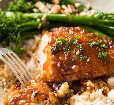Poitrine de Poulet Poêlée et Juteuse avec la Sauce la plus Incroyable au Miel
