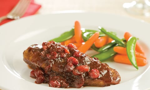 POITRINES DE POULET AU GINGEMBRE ET AUX CANNEBERGES