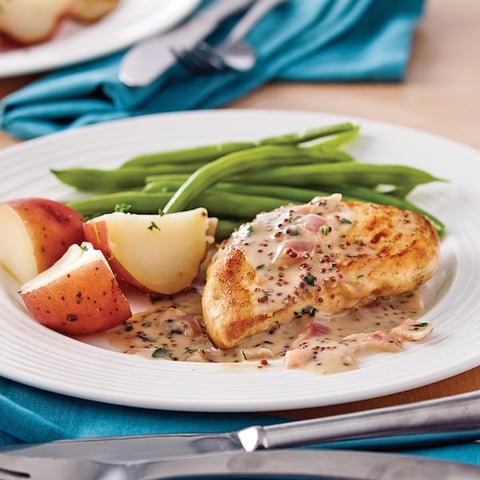 Poitrines de Poulet, Sauce Minute à la Crème de Moutarde