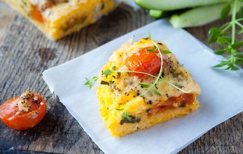Polenta aux Oignons et Tomates Confites
