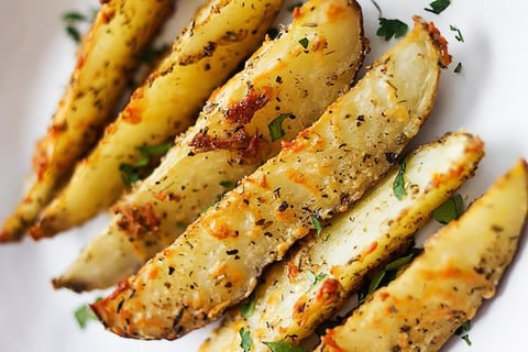 Pommes de Terre Cuite à L’ail et au Parmesan