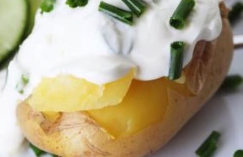 Pommes de Terre en Robe des Champs au Fromage Blanc et à la Ciboulette