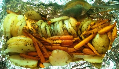 Pommes de Terre et Légumes en Papillote sur Barbecue