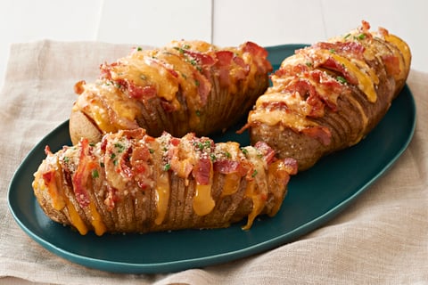 Pommes de Terre Hasselback au Fromage et Bacon